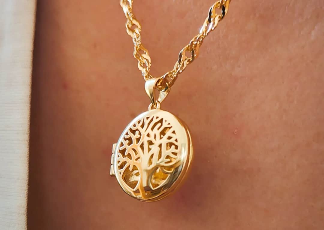 Drzewo Życia na szyi: Co oznacza Twój talizman?
