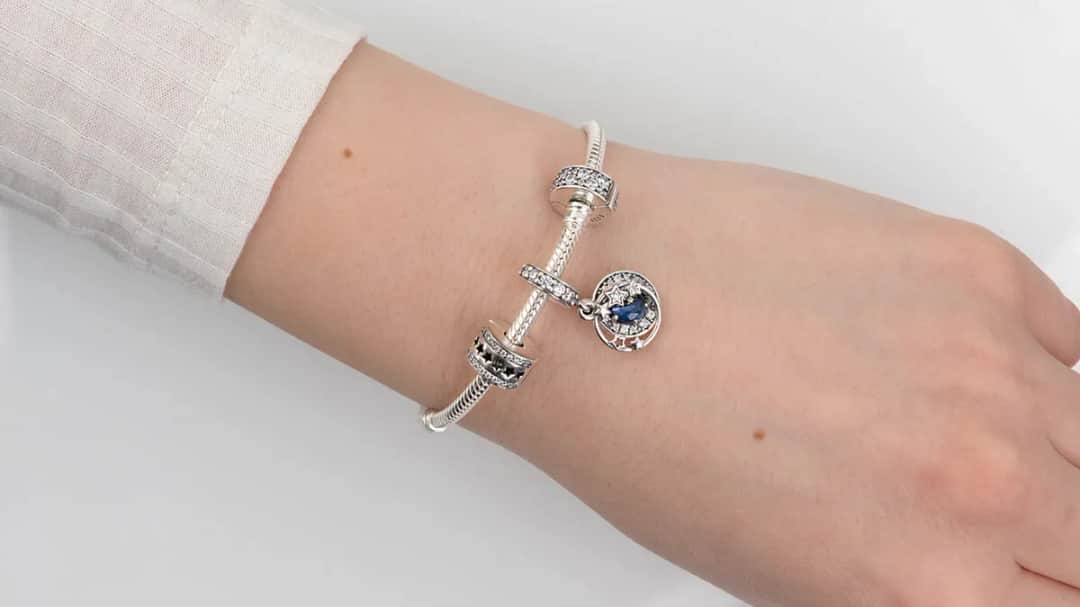 Jak wyczyścić bransoletkę Pandora? Bezpieczny przewodnik krok po kroku